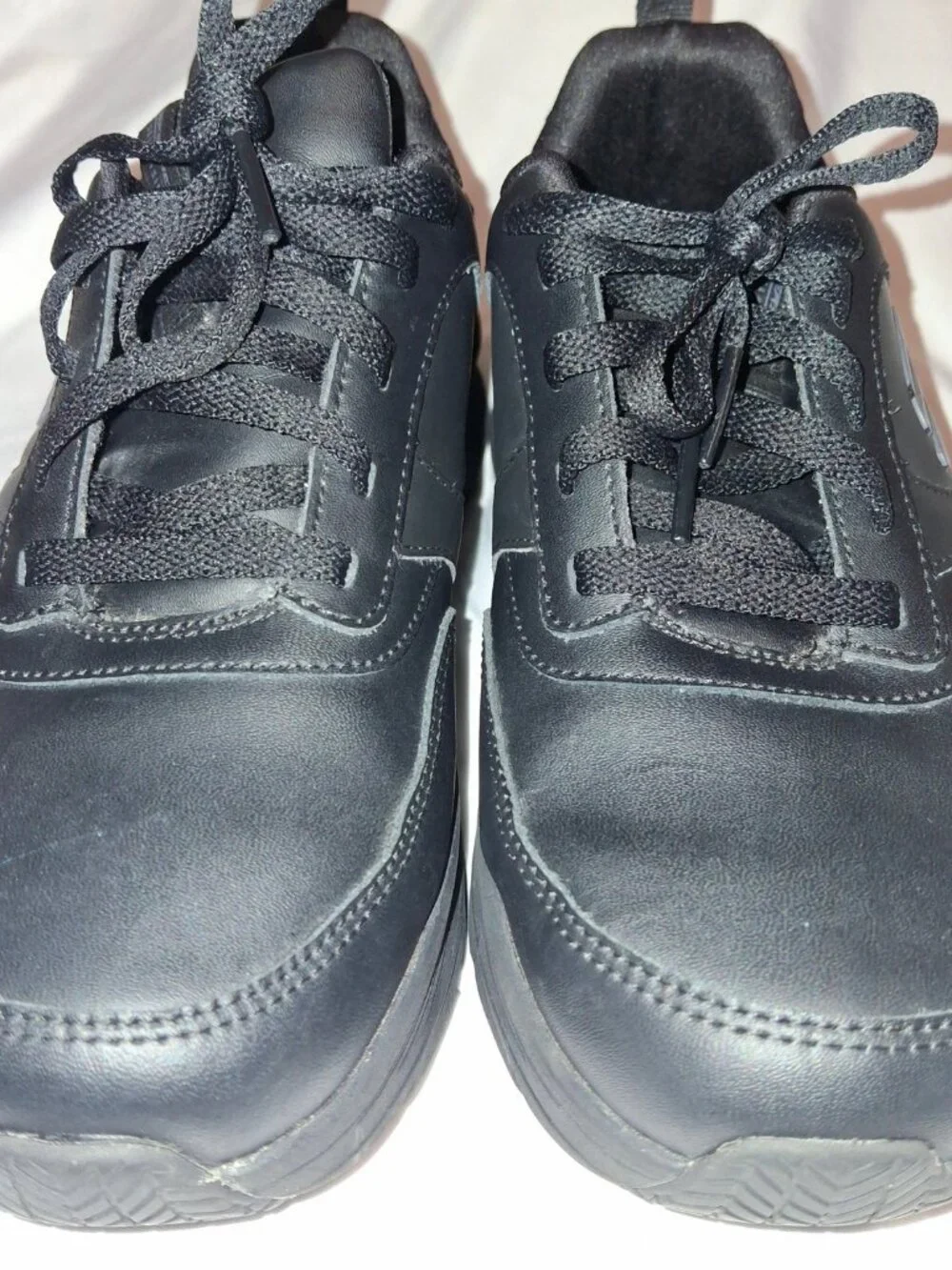 Skechers Black Leather Sneakers Wide Fit  Size 6.5 Casual Athletic Shoes